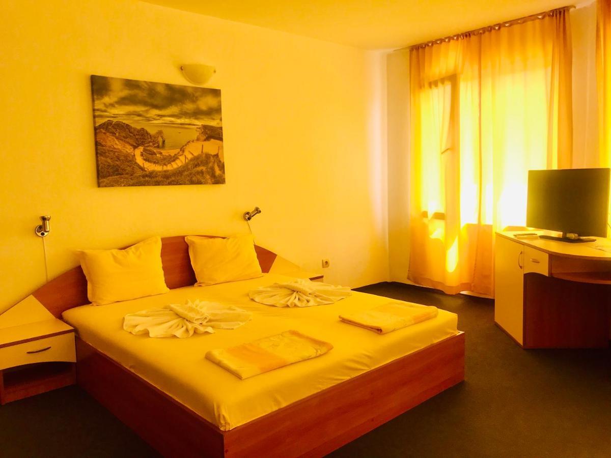 Family Hotel Friends Primorsko Extérieur photo