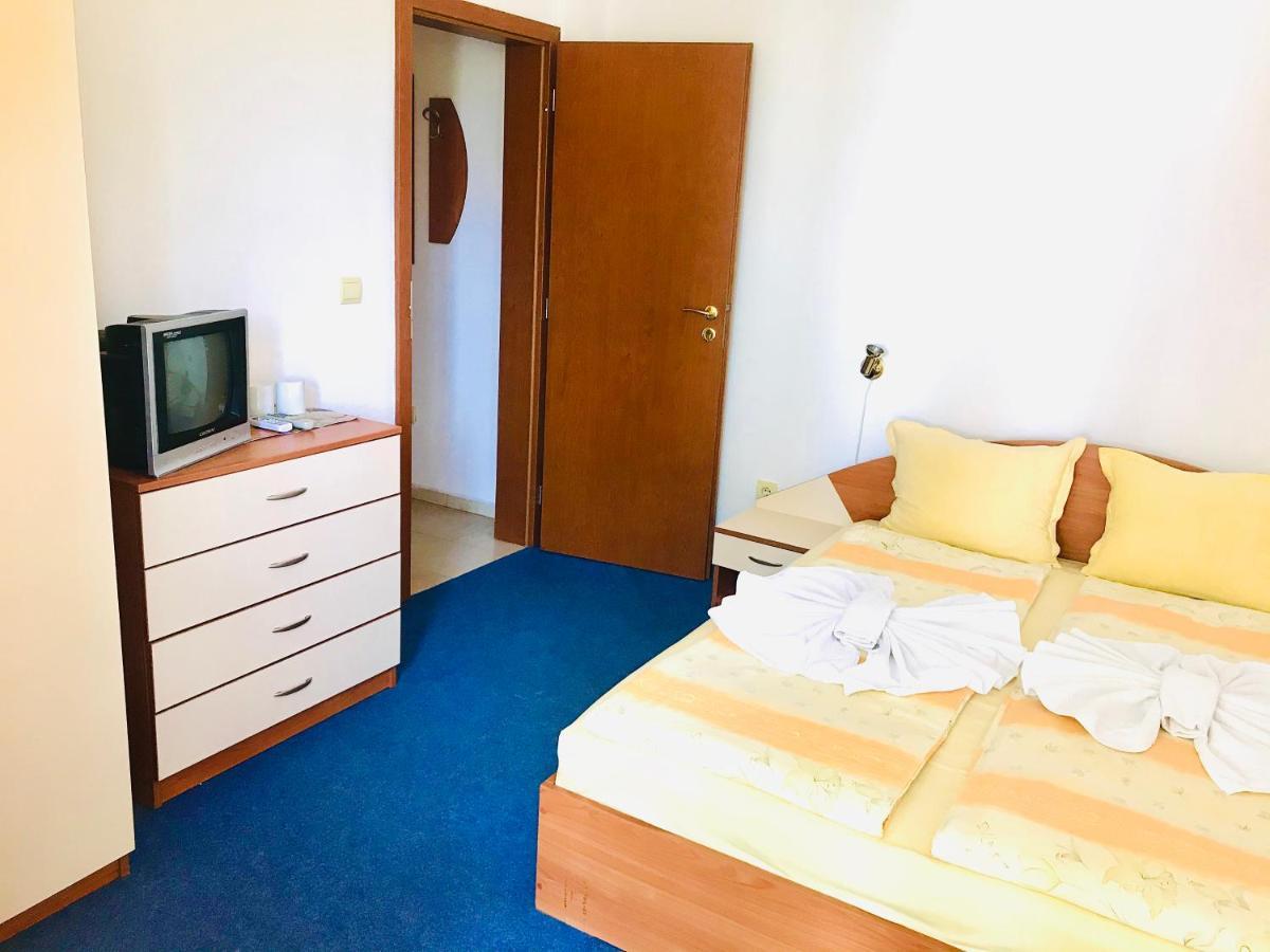 Family Hotel Friends Primorsko Extérieur photo