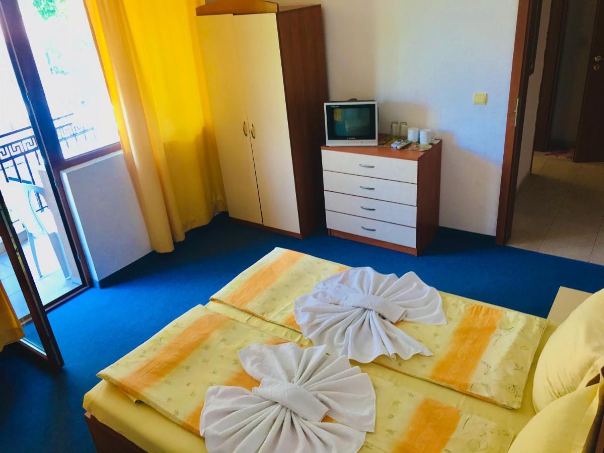 Family Hotel Friends Primorsko Extérieur photo