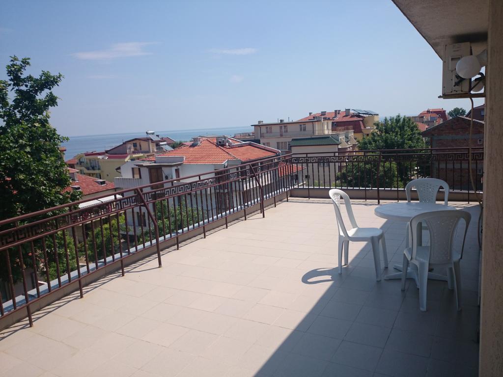Family Hotel Friends Primorsko Extérieur photo