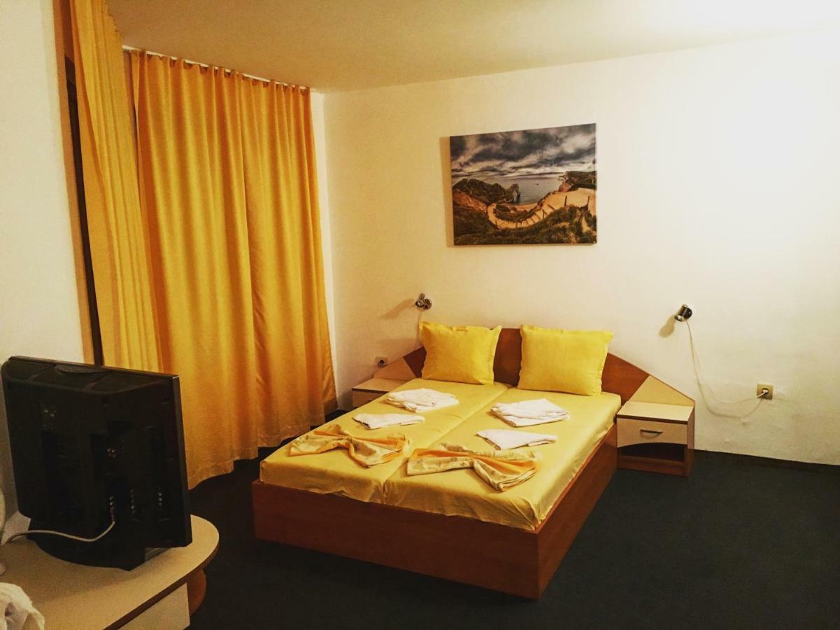 Family Hotel Friends Primorsko Extérieur photo