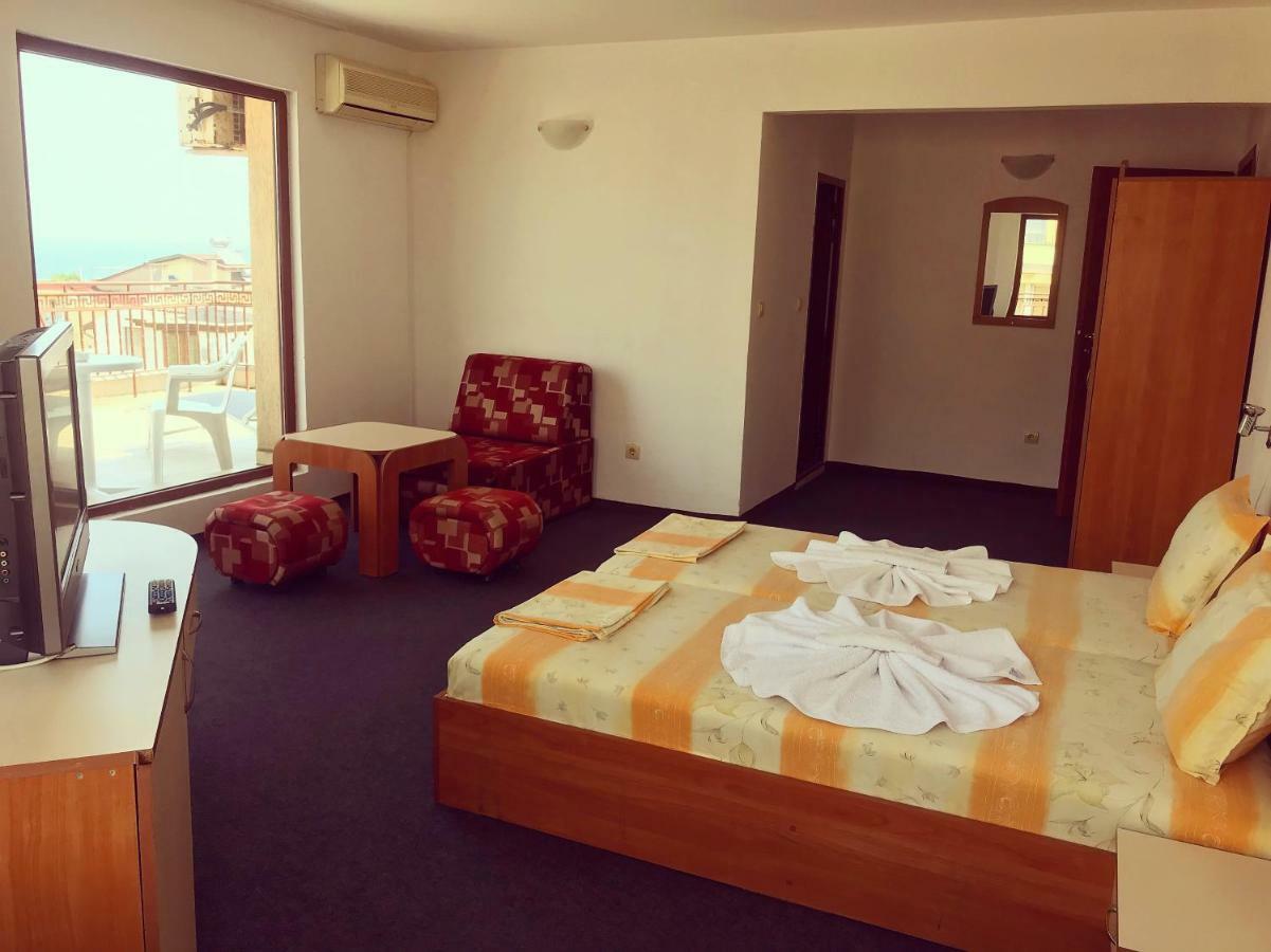 Family Hotel Friends Primorsko Extérieur photo
