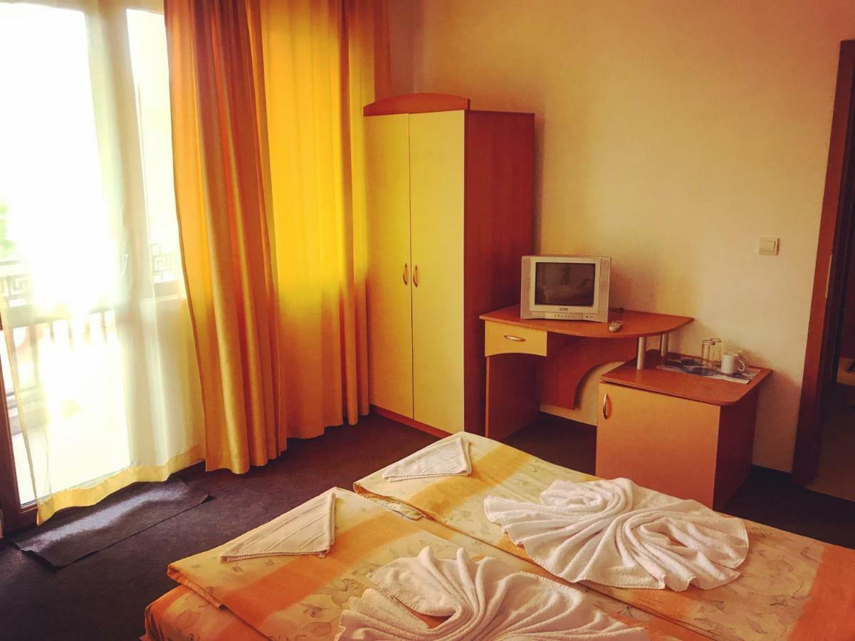 Family Hotel Friends Primorsko Extérieur photo