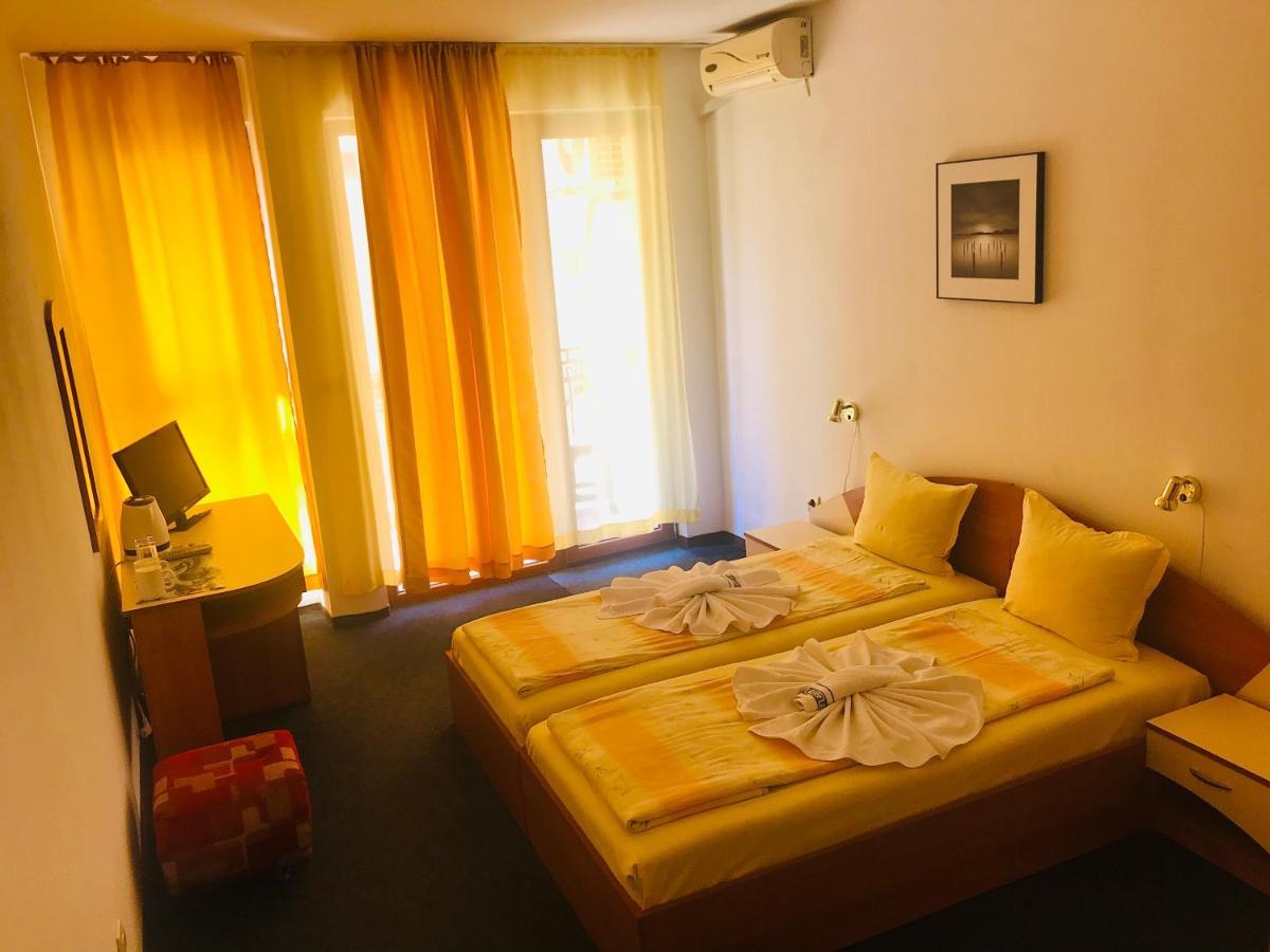 Family Hotel Friends Primorsko Extérieur photo